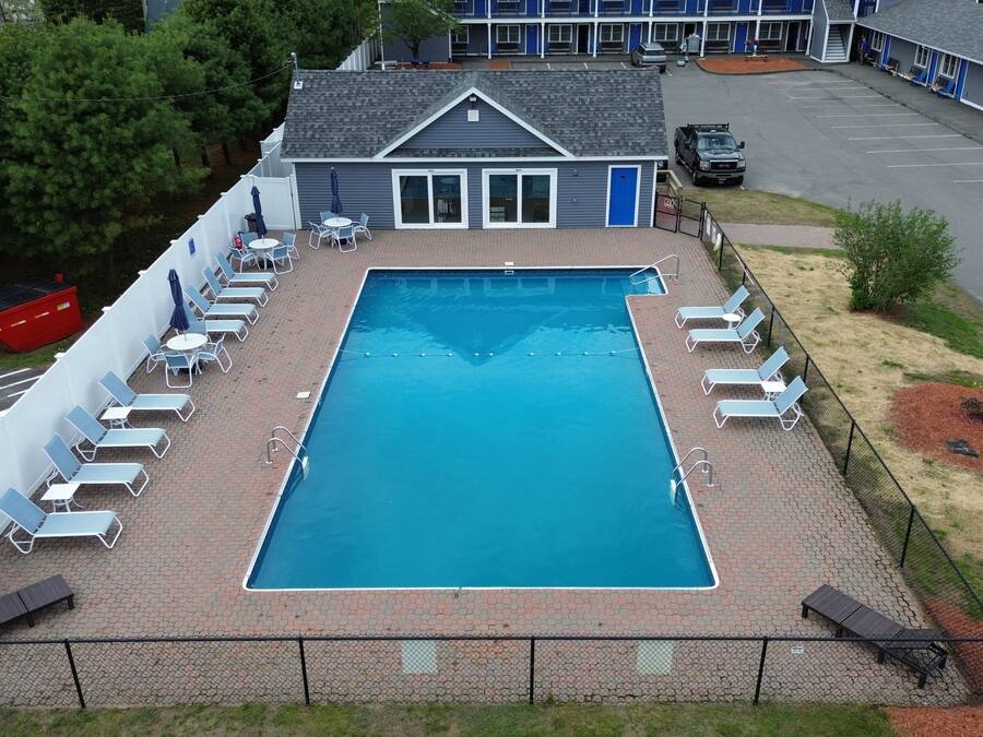 Piscine extérieure (ouverte en saison)