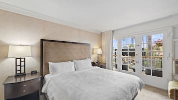 Standard Suite, 1 King Bed with Sofa bed (South Building) | Down comforters, desk, iron/ironing board, WiFi