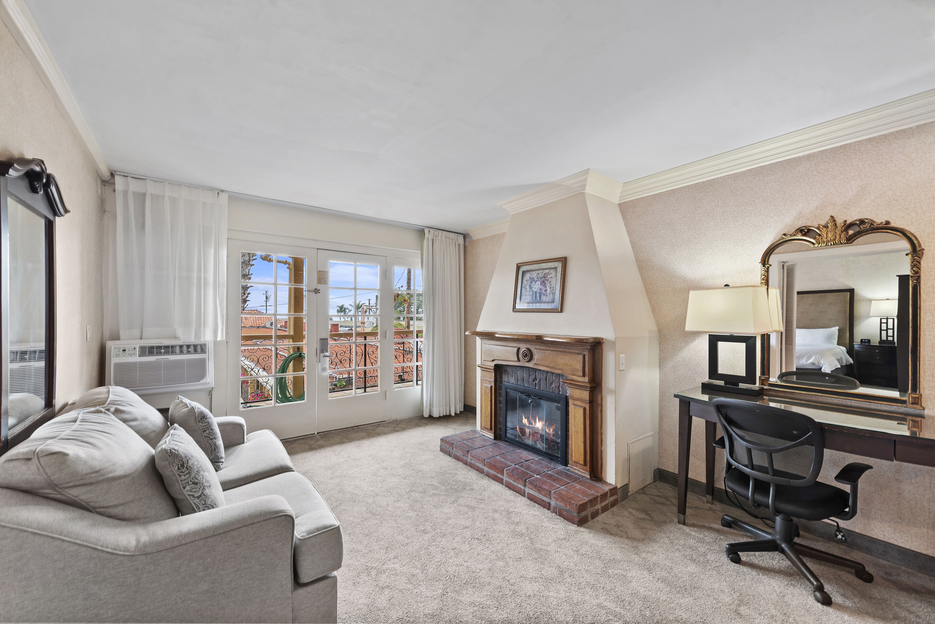 standard suite, 1 king bed with sofa bed | living area | 42-inch lcd tv with cable channels, tv