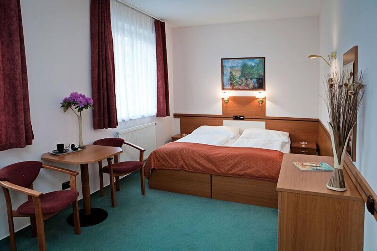 Standard Double Room | Premium bedding, minibar, in-room safe, desk