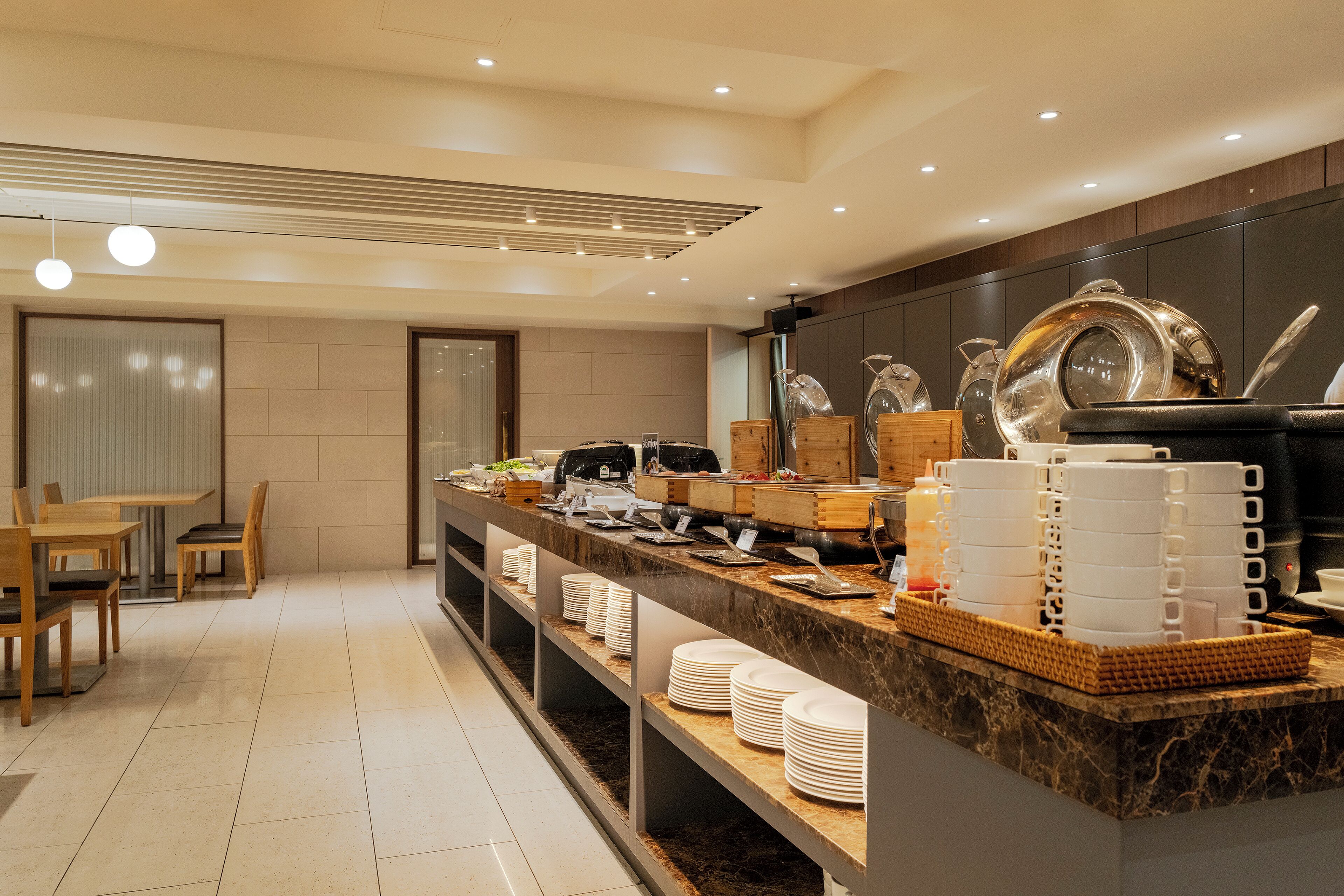 daily buffet breakfast (krw 19800 per person)