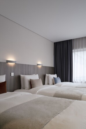 디럭스 트리플룸 | 객실 내 금고, 책상, 방음 설비, 다리미/다리미판