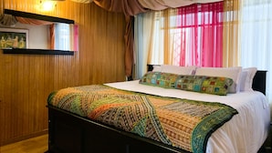 Premium bedding, down comforters, blackout drapes, WiFi (free) - Indian Palace (Bogotá)