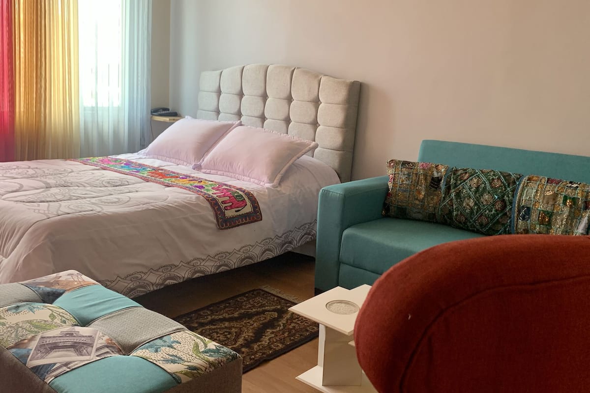 1 bedroom, premium bedding, down duvets, blackout curtains