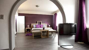Suíte luxo, sacada | 1 quarto, roupas de cama de algodão egípcio, roupas de cama premium
