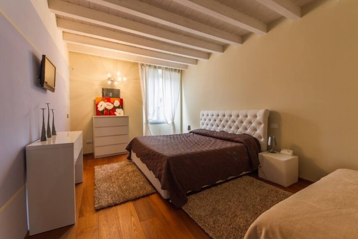 Deluxe Apartment | Cribs (surcharge), WiFi (free)