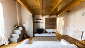 City Apartment, 2 Bedrooms | Cribs (surcharge), WiFi (free) - Vip Bergamo Apartments (Bergamo)