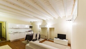 Superior Apartment | Cribs (surcharge), WiFi (free) - Vip Bergamo Apartments (Bergamo)