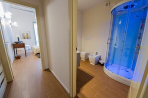 Bathroom - Vip Bergamo Apartments (Bergamo)