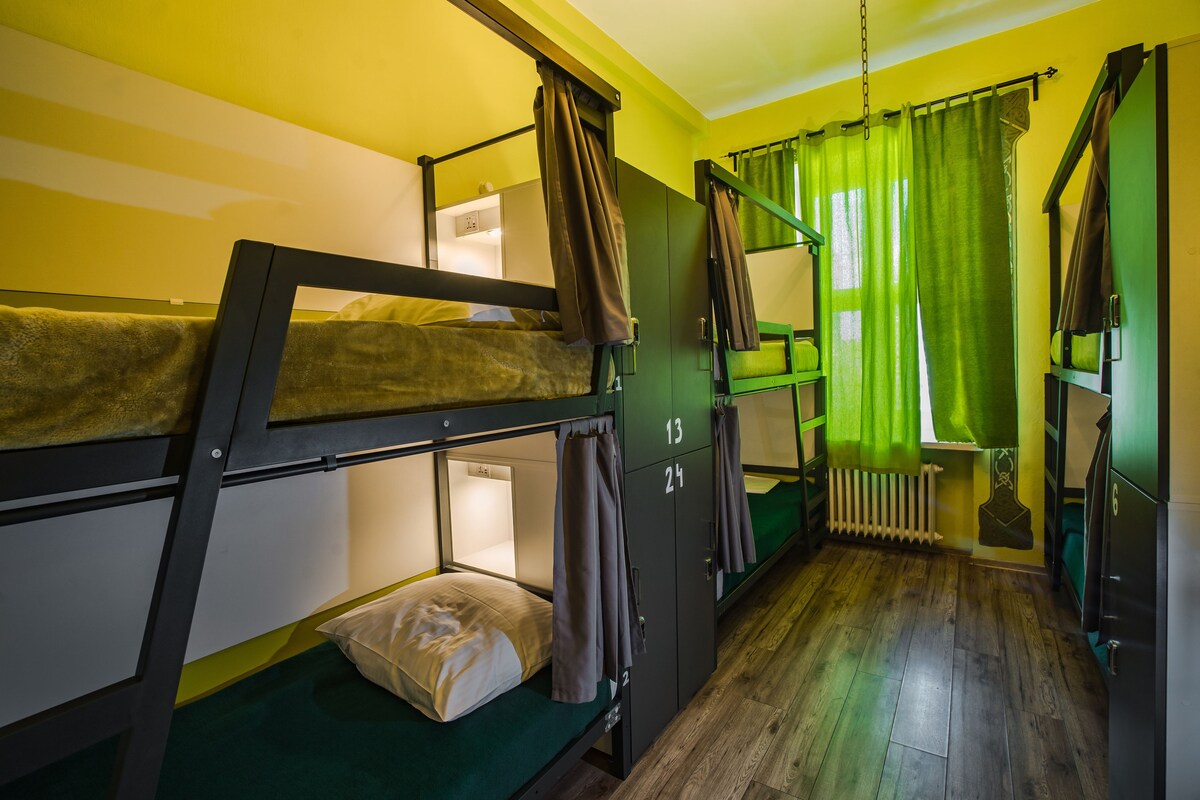 One Bed in a Dorm Room for 6 people | In-room safe, soundproofing, free WiFi, bed sheets
