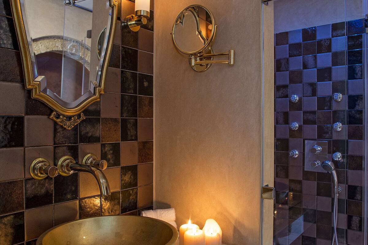 junior suite, balcony, sea view | bathroom sink