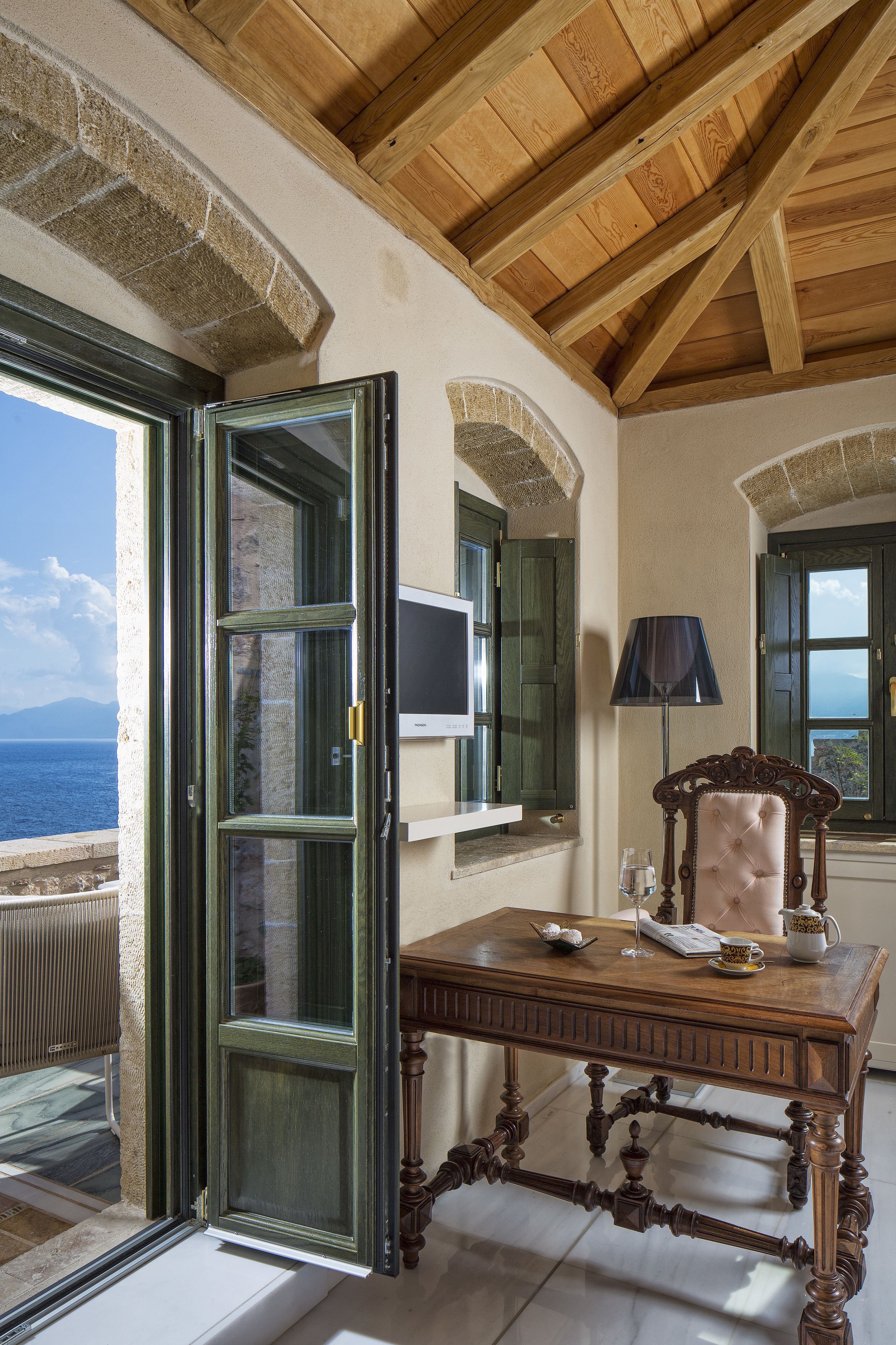 Deluxe Suite, Balcony, Sea View | Premium bedding, minibar, in-room safe, desk