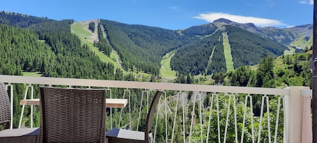 Exterior. Hotel Chastellares