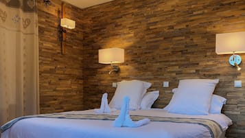 Chambre Double Sud Balcon | Egyptian cotton sheets, premium bedding, Select Comfort beds