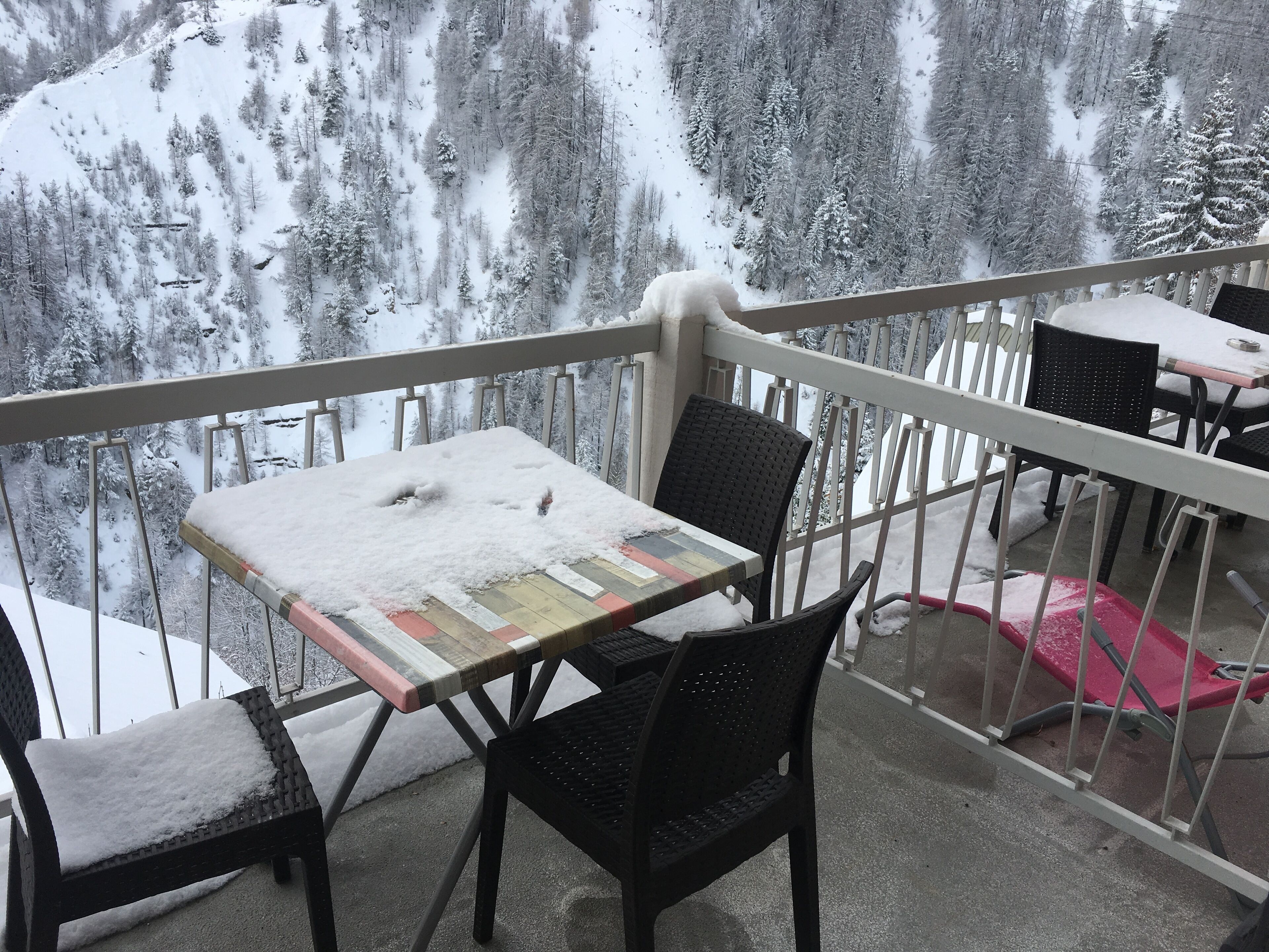 Perhehuone, terassi, vuoristonäköala | Terassi/patio