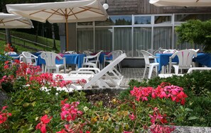 Outdoor dining - Residence Kristall (Mezzana)