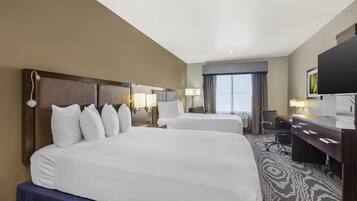 Suite, 2 Queen-Betten, Nichtraucher, Kochnische | Schreibtisch, laptopgeeigneter Arbeitsplatz, Verdunkelungsvorhänge