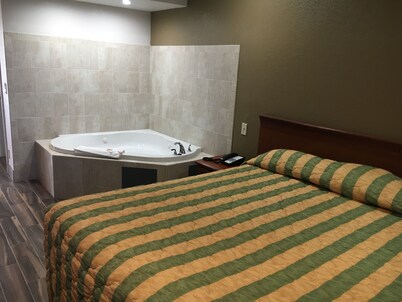 Bellflower Travel Inn