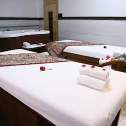 Sauna, steam room, Turkish bath/hammam, body treatments, aromatherapy