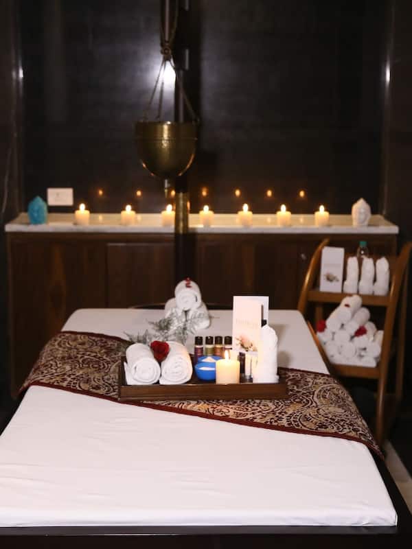 Sauna, steam room, Turkish bath/hammam, body treatments, aromatherapy