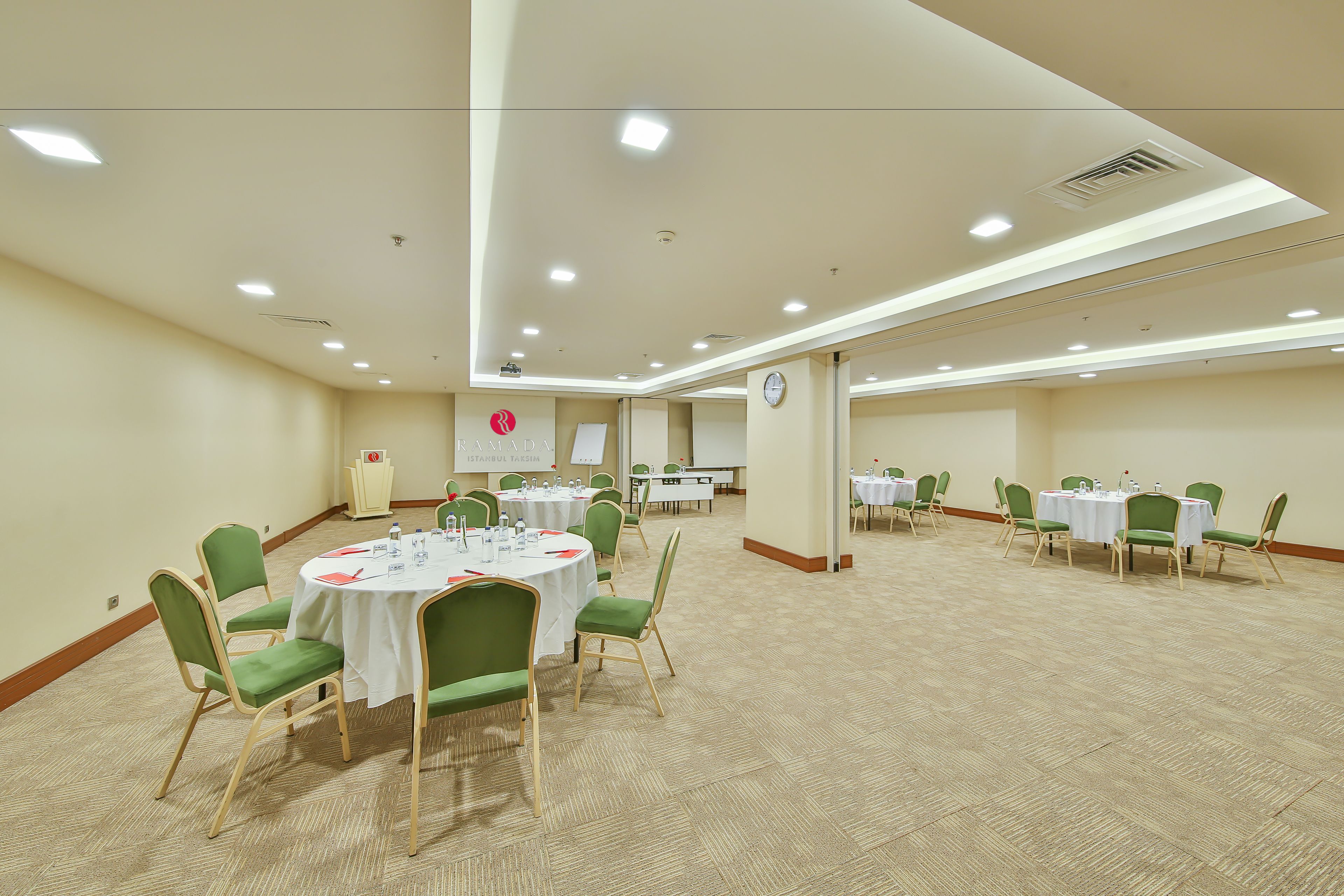 Foto - Ramada by Wyndham Istanbul Taksim