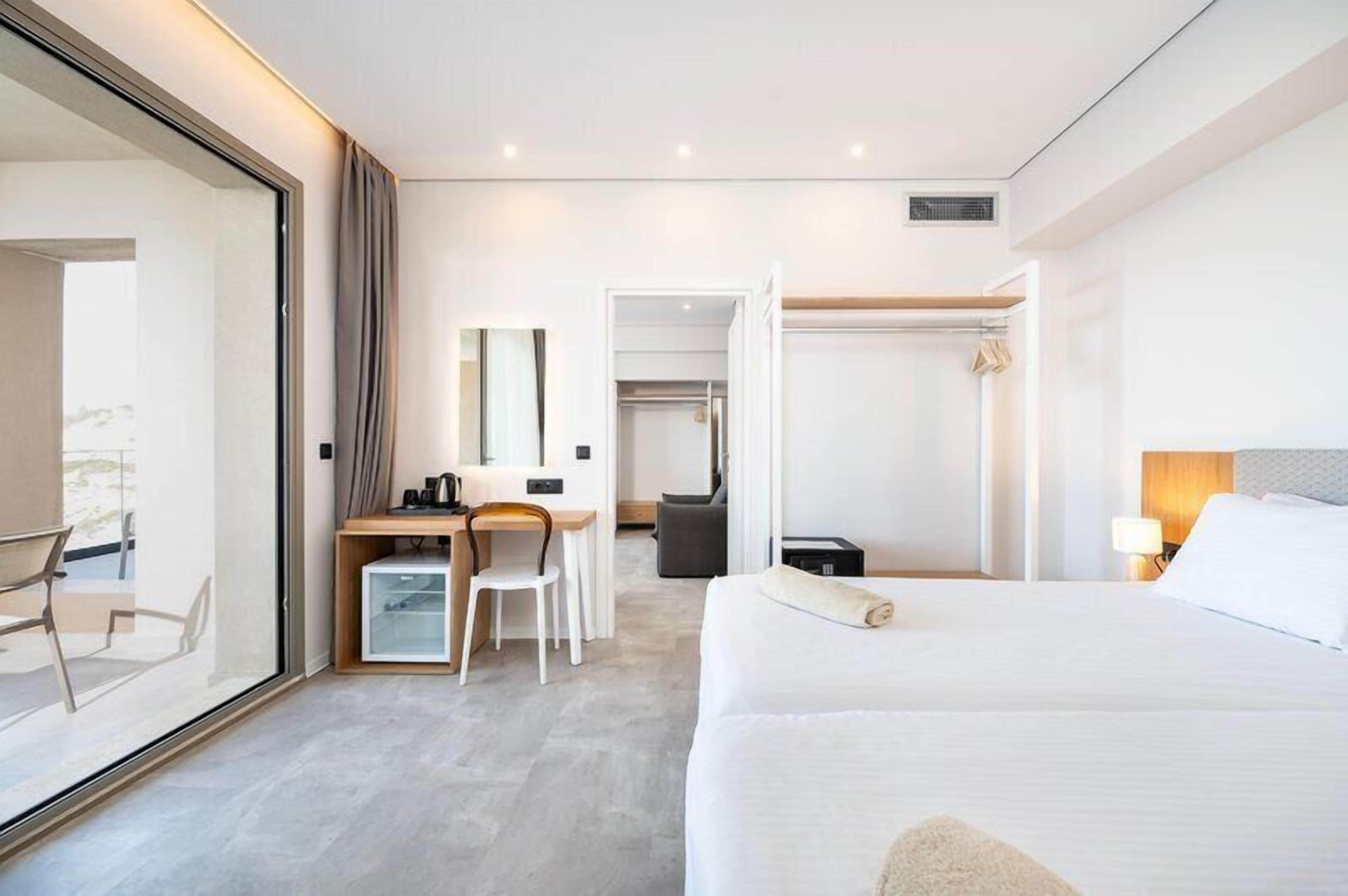 Minibar, két bảo mật tại phòng, màn/rèm cản sáng 