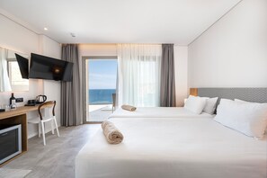 Minibar, in-room safe, blackout drapes, free WiFi - Athina Palace Resort & Spa (Malevizi)