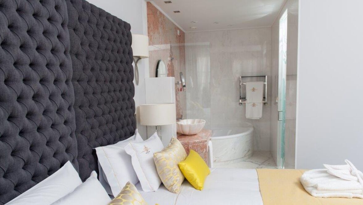 1 bedroom, premium bedding, minibar, in-room safe