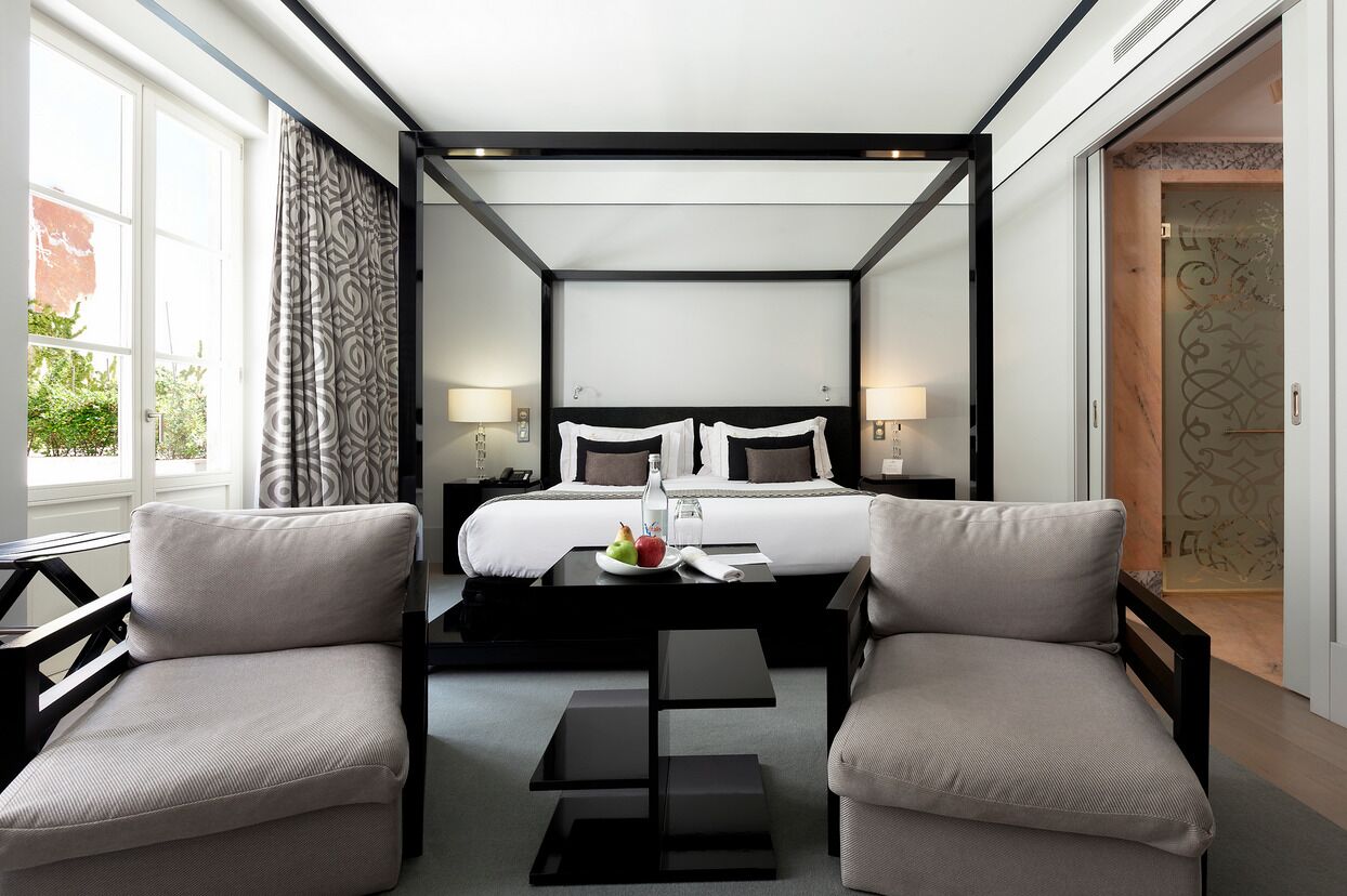 suite | 1 bedroom, premium bedding, minibar, in-room safe