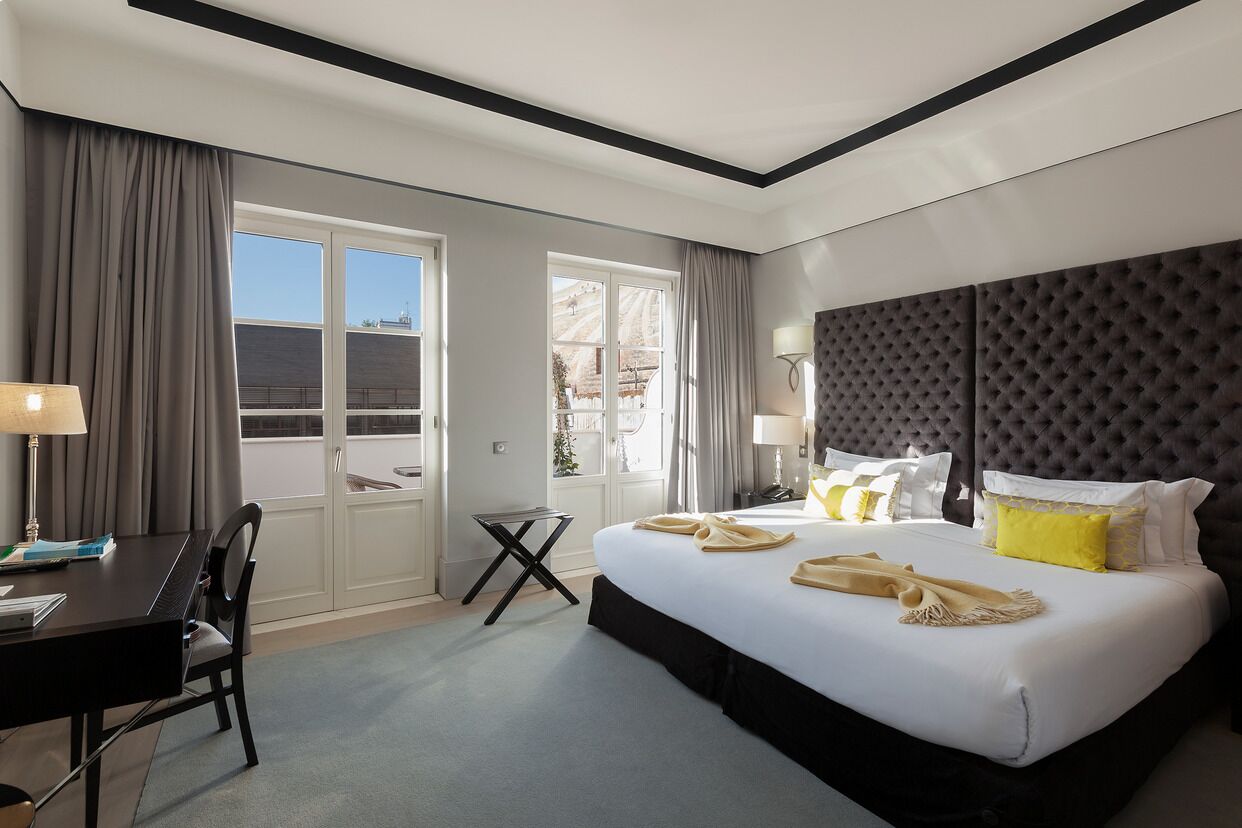 deluxe single room | 1 bedroom, premium bedding, minibar, in-room safe