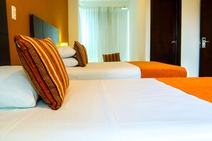 Superior Room | Minibar, in-room safe, rollaway beds, free WiFi - Hotel Avenida Buenos Aires (Cartagena)