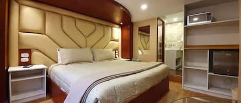 Down comforters, minibar, in-room safe, free WiFi