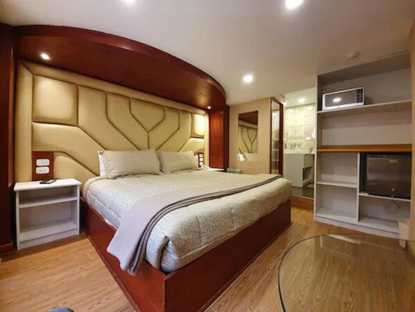 Deluxe Double Room, 1 King Bed | Down duvets, minibar, in-room safe, free WiFi - El Mariscal Cusco (Cusco)
