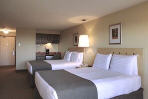 Room, 2 Queen Beds, Beachfront | Free cribs/infant beds, rollaway beds, free WiFi, bed sheets - Hi-Tide Oceanfront Inn (Seaside)