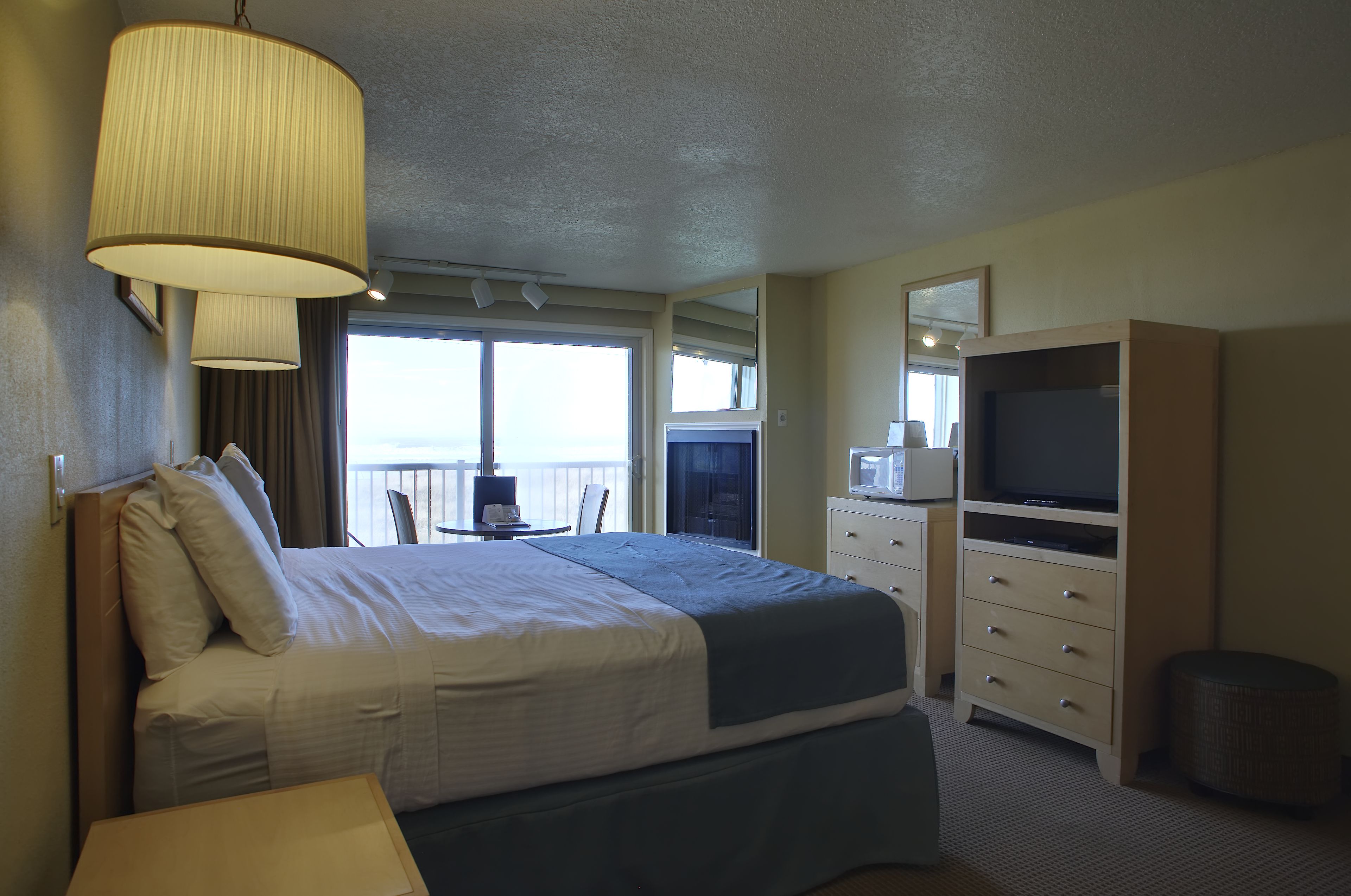 room, 1 king bed, ocean view | free cots/infant beds, rollaway beds, free wifi, bed sheets