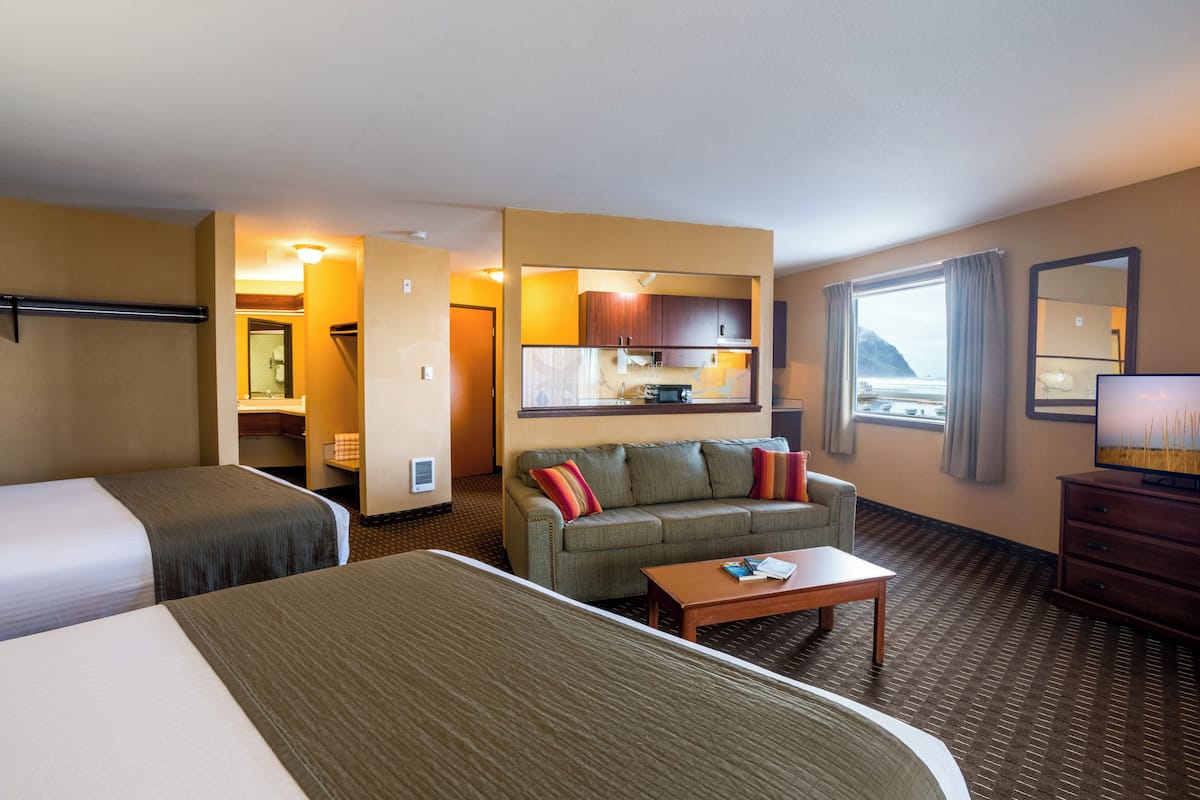 Two Queen Jacuzzi Partial View | 1 bedroom, blackout drapes, free WiFi, bed sheets