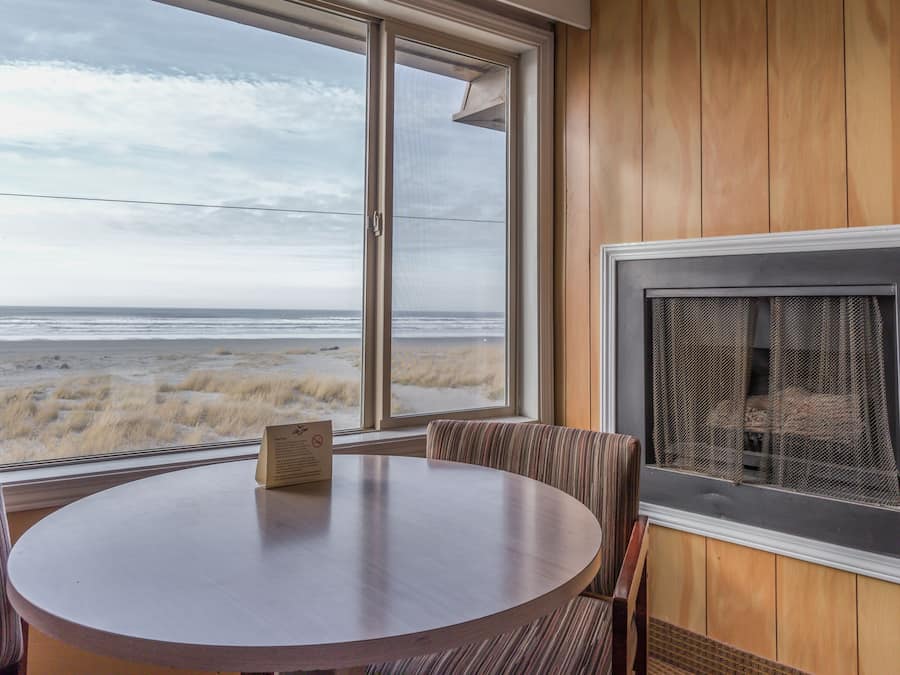 Blackout curtains, free WiFi, bed sheets