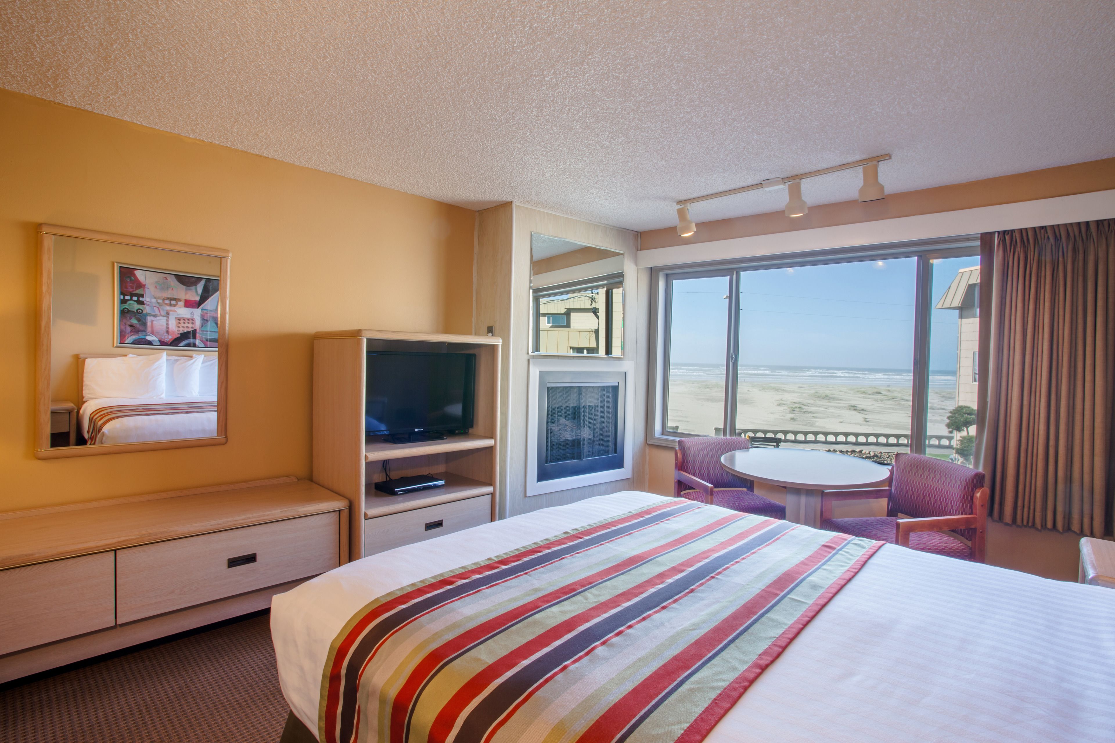 room, 1 queen bed | 1 bedroom, blackout curtains, free wifi, bed sheets