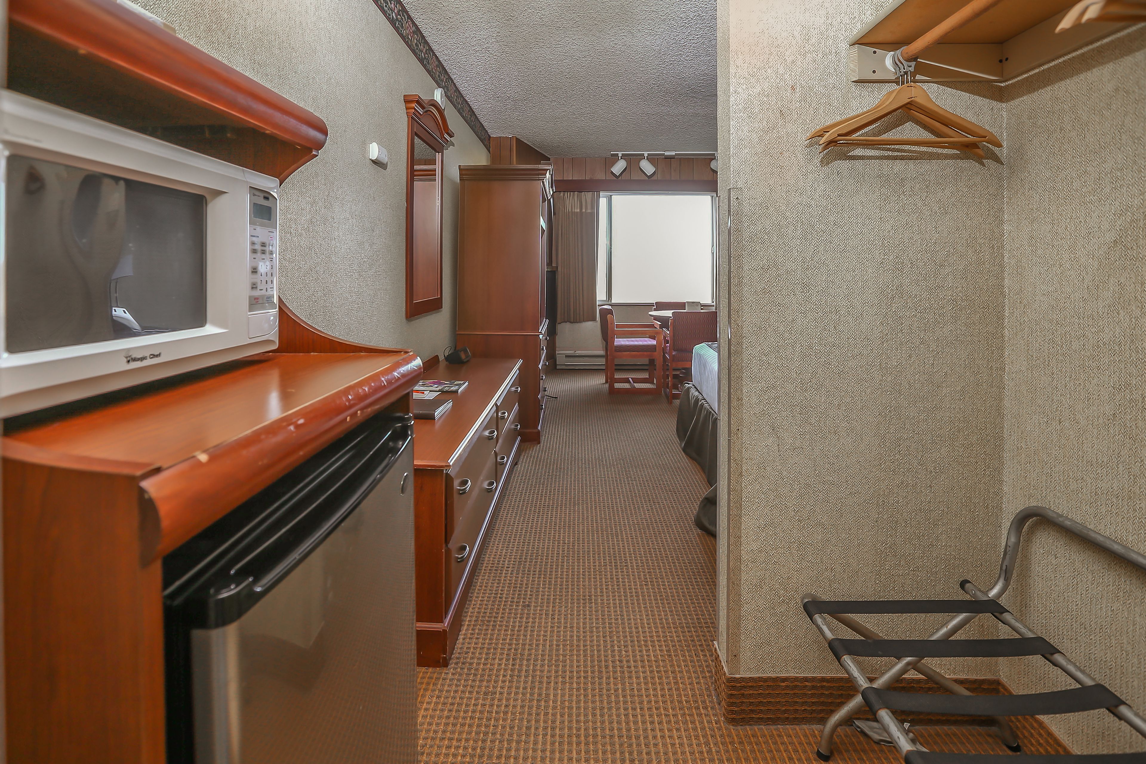 double room, 2 queen beds | room amenity