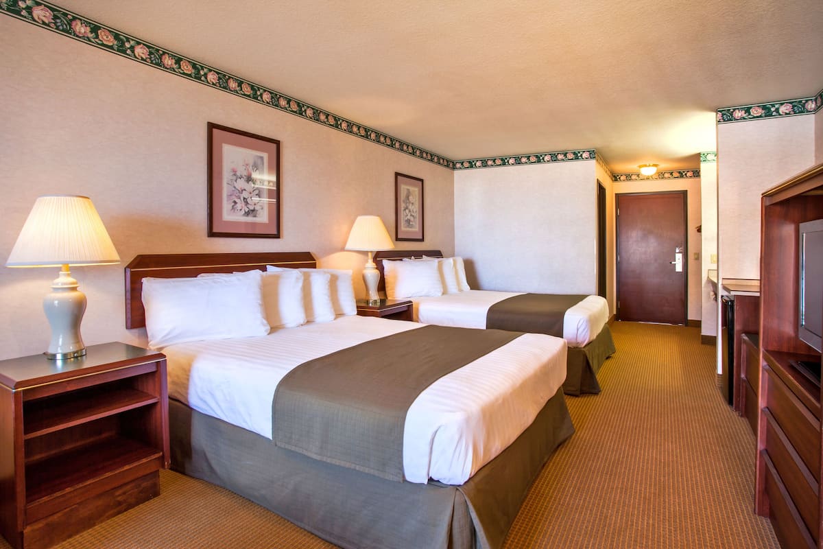 1 bedroom, blackout drapes, free WiFi, bed sheets