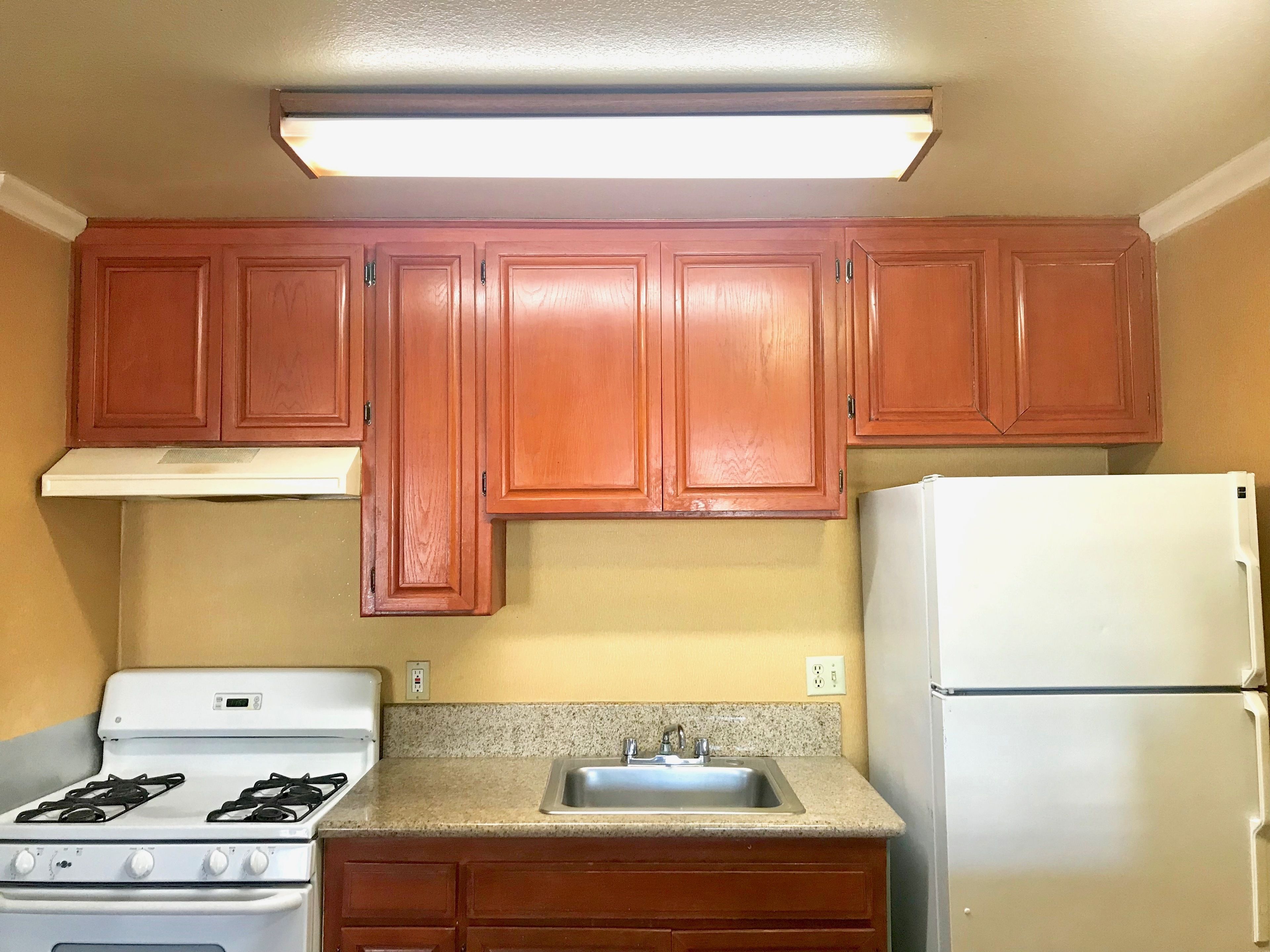 客房内保险箱、办公桌、笔记本电脑工作区、免费婴儿床