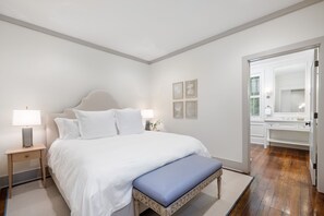One Bedroom Residence | Frette Italian sheets, premium bedding, Tempur-Pedic beds, in-room safe