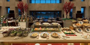 Daily buffet breakfast (CNY 88 per person) - Crowne Plaza Xuzhou Dalong Lake by IHG (Xuzhou)