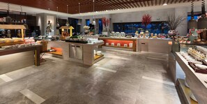 Daily buffet breakfast (CNY 88 per person) - Crowne Plaza Xuzhou Dalong Lake by IHG (Xuzhou)