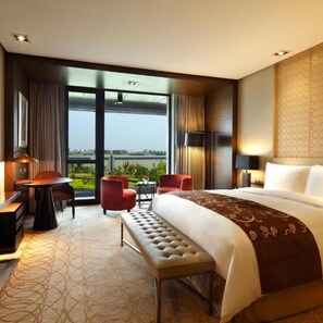 Standard Room, 1 King Bed, Accessible | Minibar, individually decorated, desk, soundproofing - Crowne Plaza Xuzhou Dalong Lake by IHG (Xuzhou)
