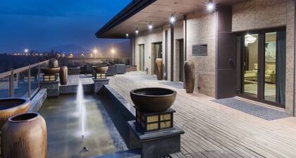 Crowne Plaza Xuzhou Dalong Lake by IHG