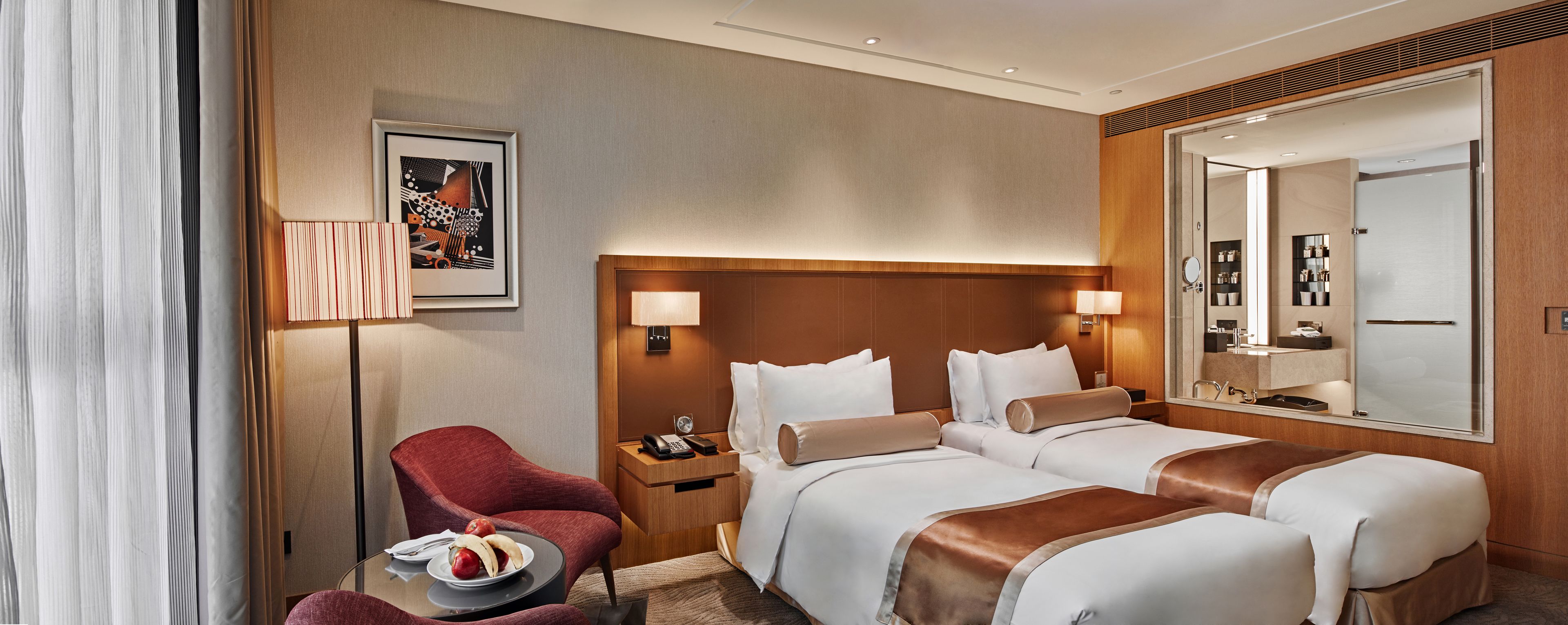 executive twin room no view with club benefits | 1 bedroom, down duvets, in-room safe, desk