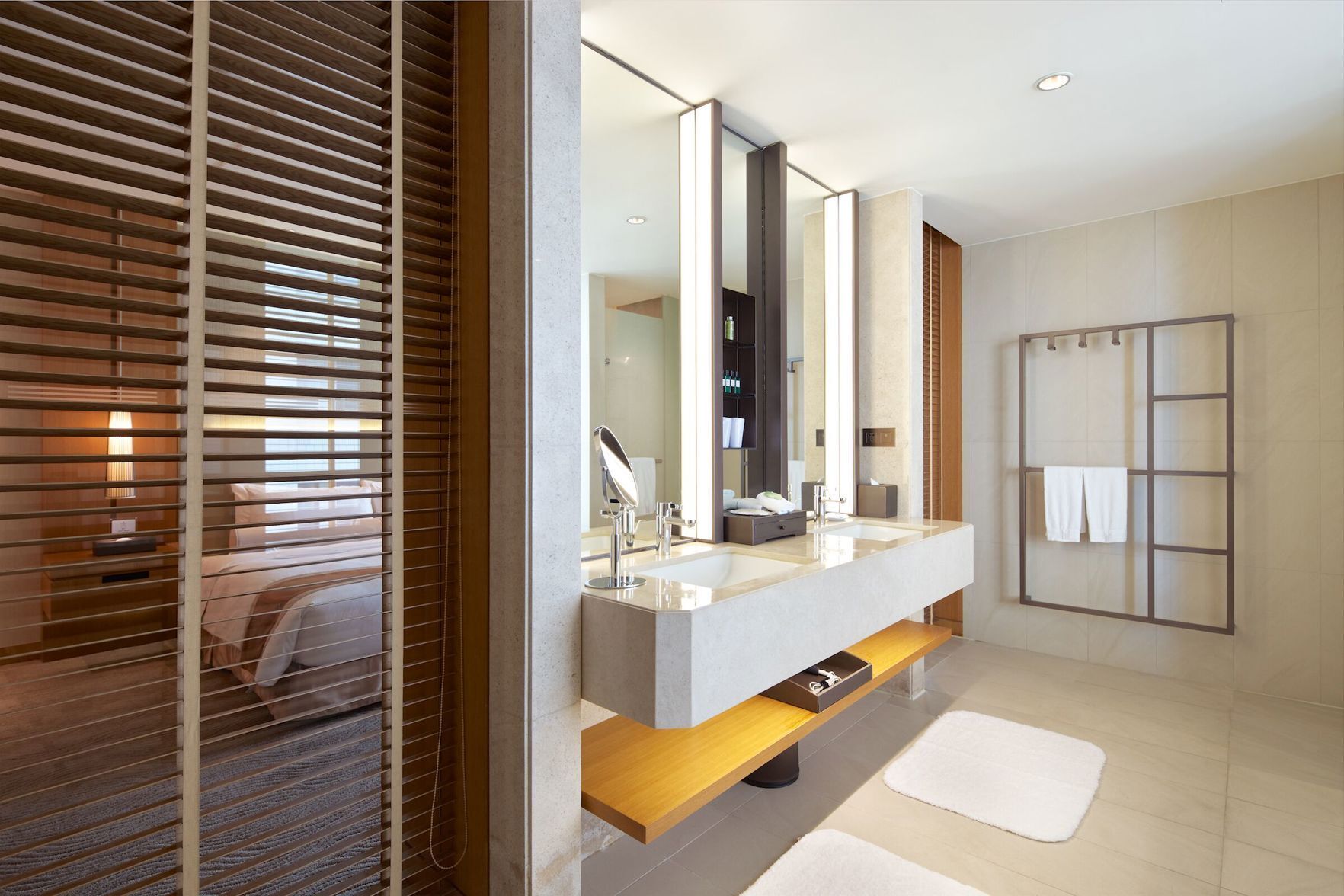 Down duvets, in-room safe, desk, blackout curtains