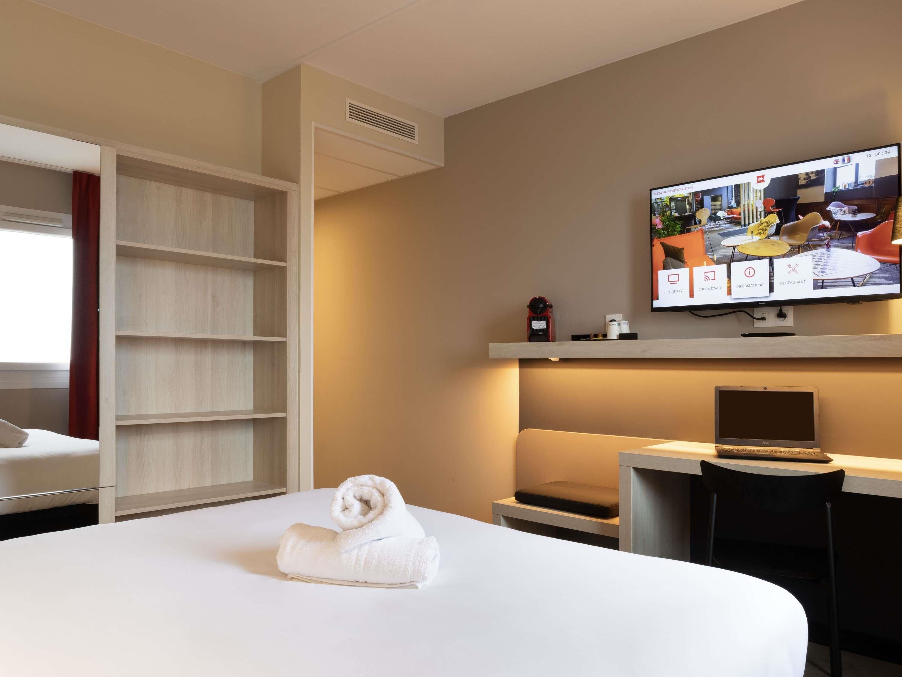 comfort room, 1 double bed | desk, laptop workspace, blackout curtains, soundproofing