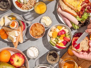 Daily buffet breakfast (EUR 13.9 per person)